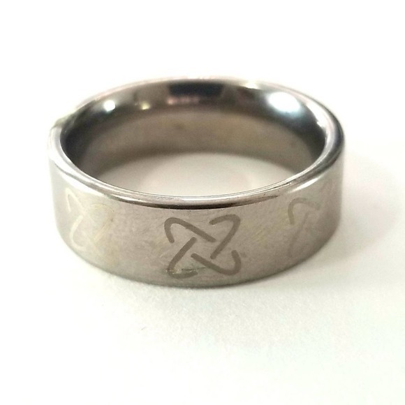 New‎ Tungsten carbide Celtic symbol ring size 12 - Picture 3 of 3